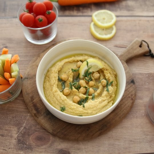 Pour l'apéro : houmous maison & crudités ! Pour l'apéro : houmous maison & crudités !