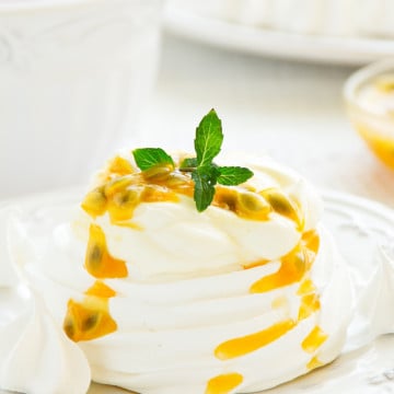 Pavlova aux fruits de la passion Pavlova aux fruits de la passion