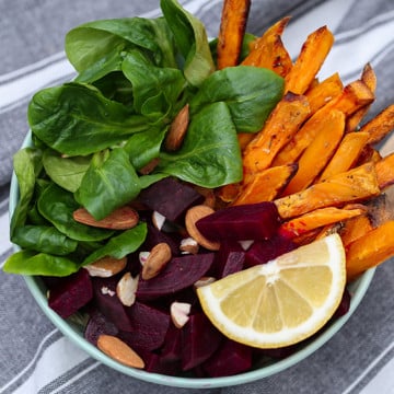 Bowl betteraves, mâche et patates douces