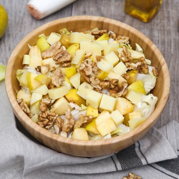 La classique salade d'endives, noix et pommes