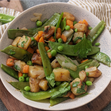 Poêlée aux pois gourmands, carottes, pommes de terre