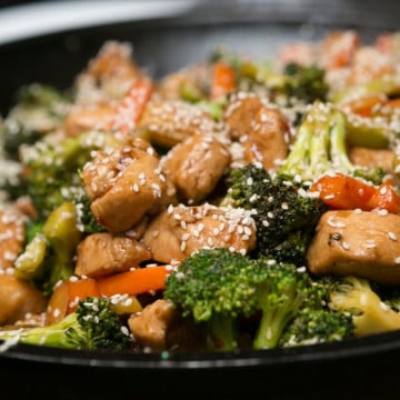 Wok brocolis, champignons, chou & carottes Wok brocolis, champignons, chou & carottes